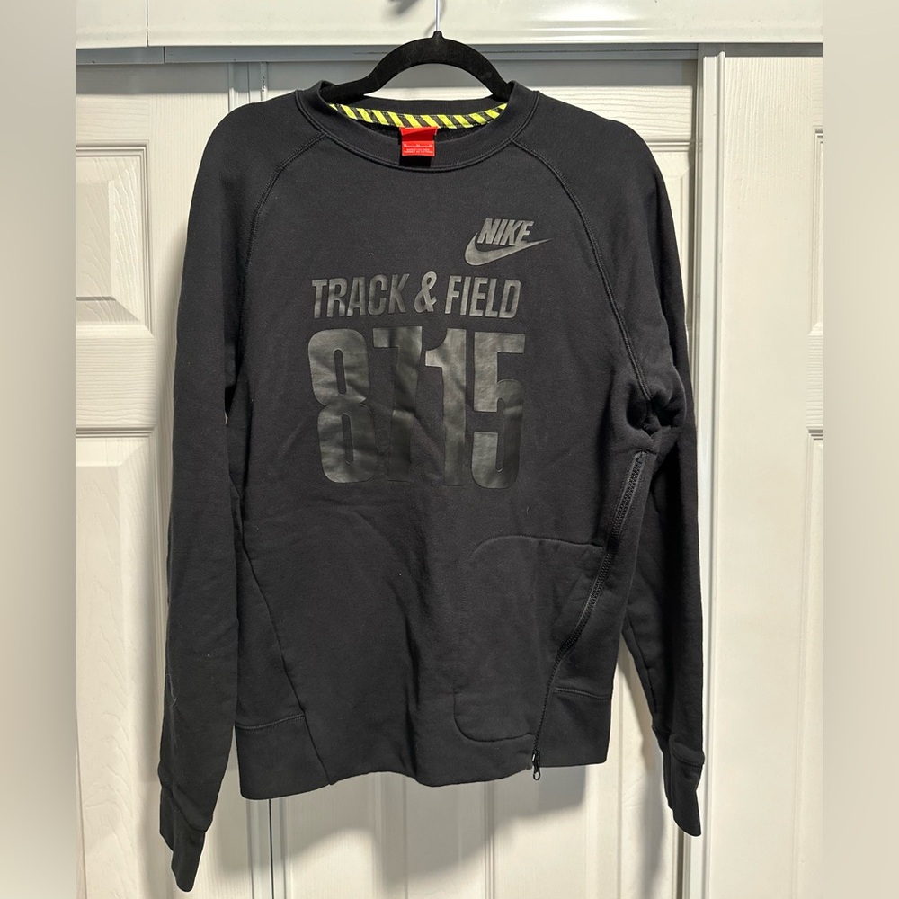 Nike NSW Track and Field crewneck medium